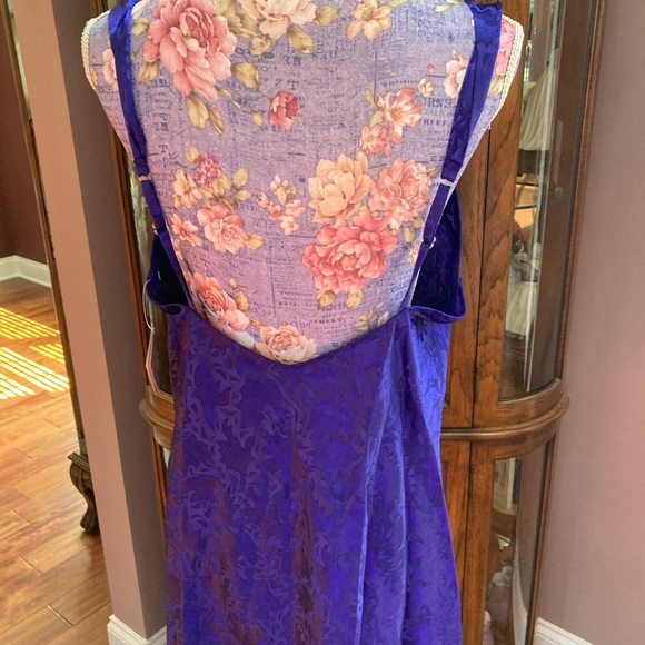 PARISIAN-Intimates Robe & Slip Set - Picture 11 of 11